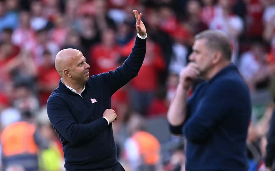 Entenda homenagem de Slot a Klopp após conquista da Premier League pelo Liverpool