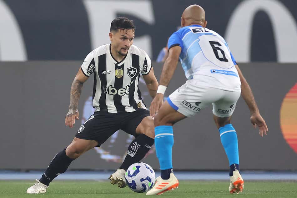 Artur foi um dos titulares do Botafogo na estreia da Copa do Brasil