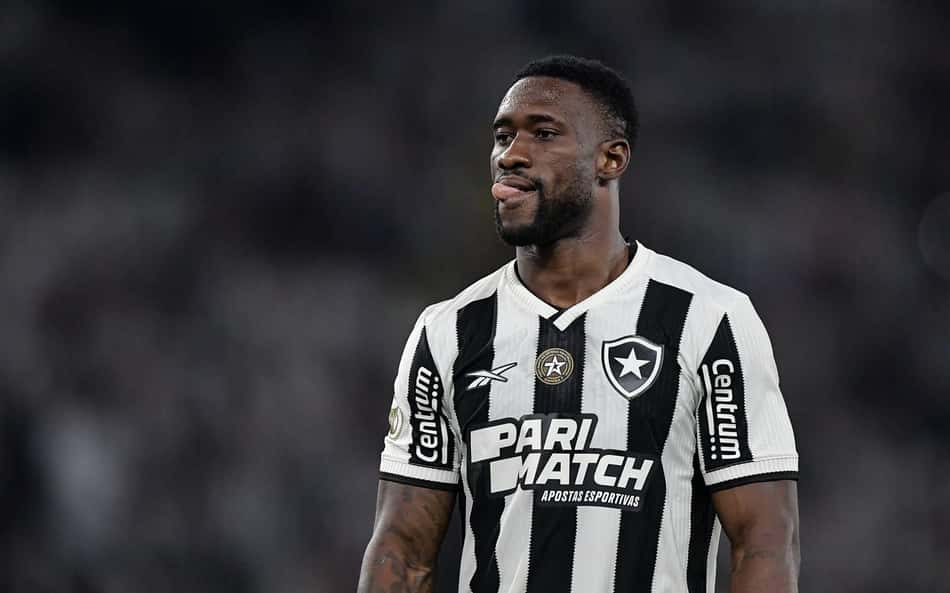 Lesão de Bastos: Botafogo atualiza boletim e não estipula retorno