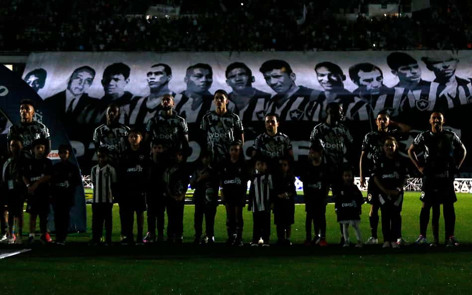 Adversários na Libertadores, Botafogo e Carabobo vivem momentos semelhantes