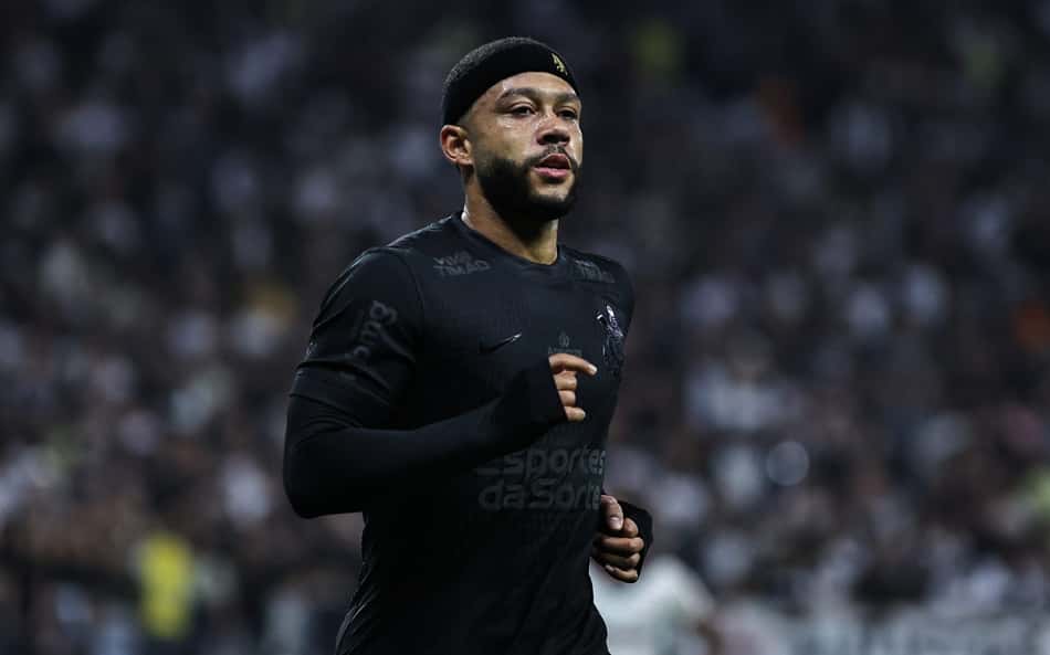Ex-Corinthians reprova atitude de Memphis Depay após derrota: 'Covardia'