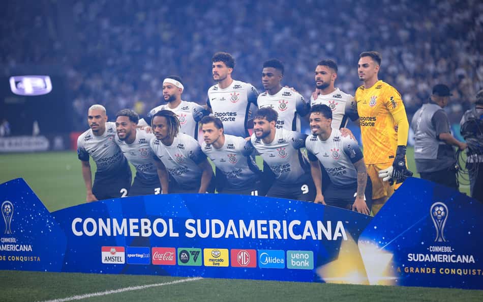 Jornalista manda recado a jogadores e diz: 'Corinthians ouve buenas noches e treme'