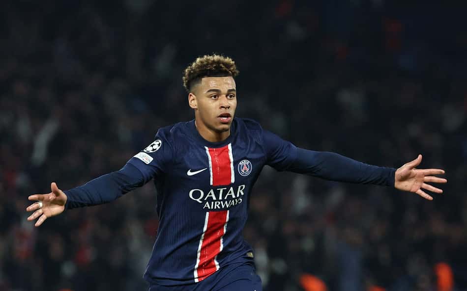 Torcedores vão à loucura com golaço de jogador do PSG: 'Parece o Neymar'