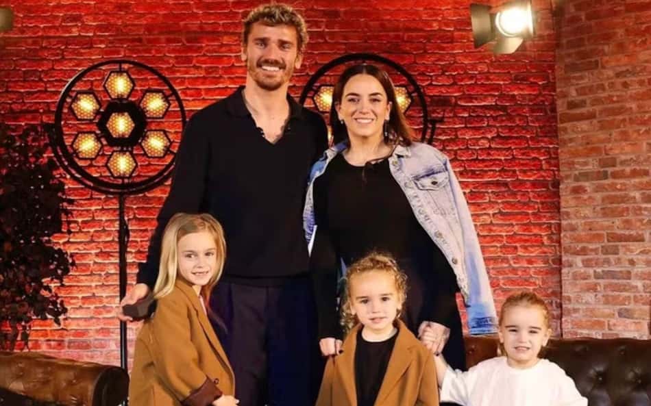 Griezmann comemora aniversário de três filhos que nasceram no mesmo dia