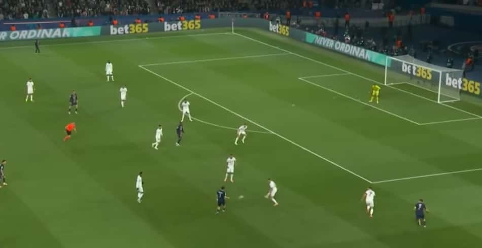 Hakimi - PSG x Aston Villa - Champions