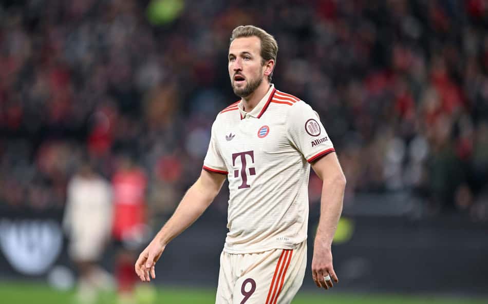 Harry Kane perde chance clara de gol e web reage: 'Impossível'