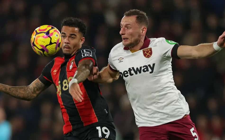 O West Ham recebe o Bournemouth pela 31ª rodada da Premier League (Foto: Adrian Dennis/AFP)