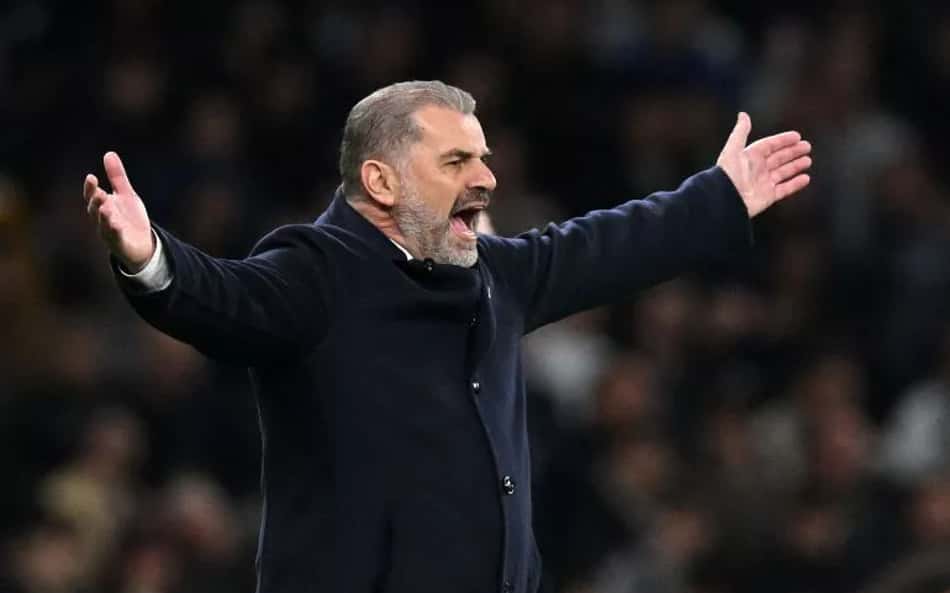 'Transformam ouro em m*…': diz treinador dos Spurs ao reclamar de críticas