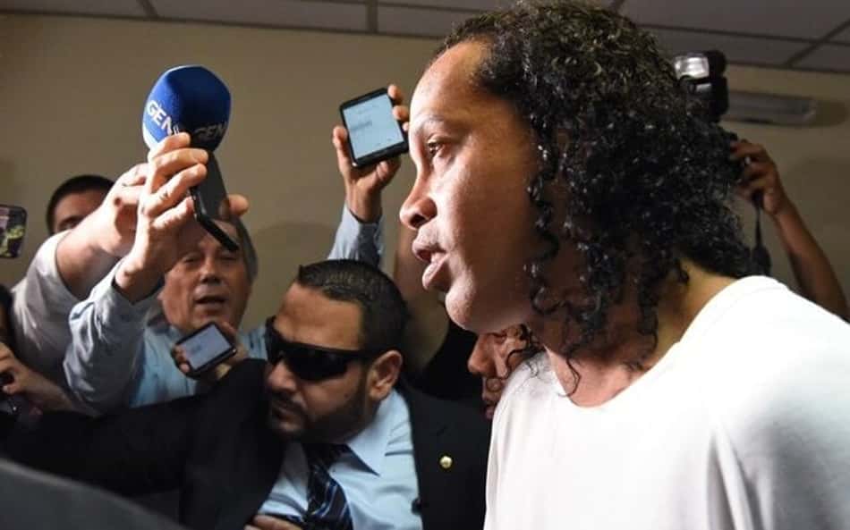 Ronaldinho e Assis presos no Paraguai: relembre o caso de 2020