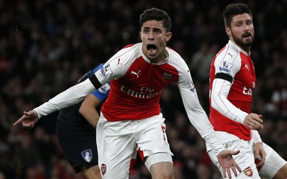 Zagueiro ex-Arsenal revela sonho: 'Jogar no Corinthians'