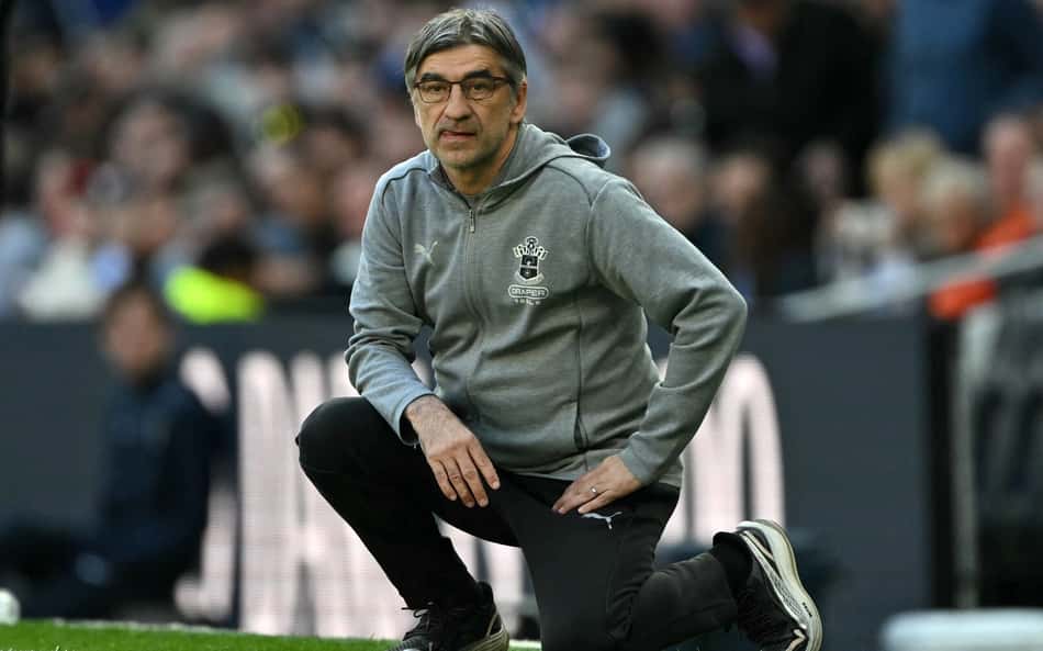 Técnico da Premier League é demitido após rebaixamento