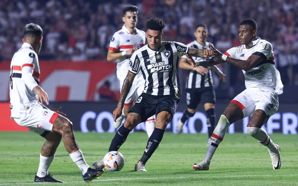 Botafogo e São Paulo se enfrentam em busca de recuperação no Brasileiro