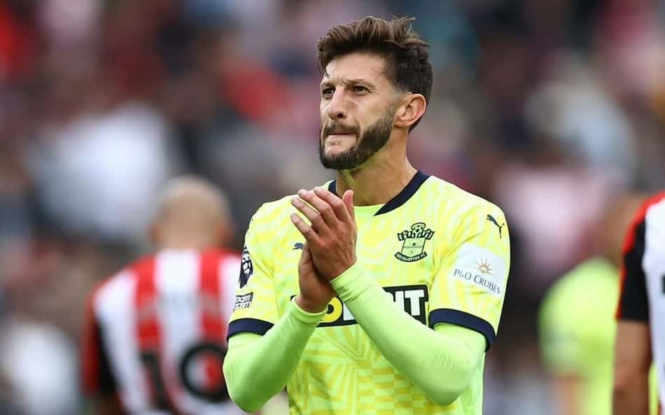 Jogador da Premier League vira auxiliar técnico mesmo inscrito; entenda