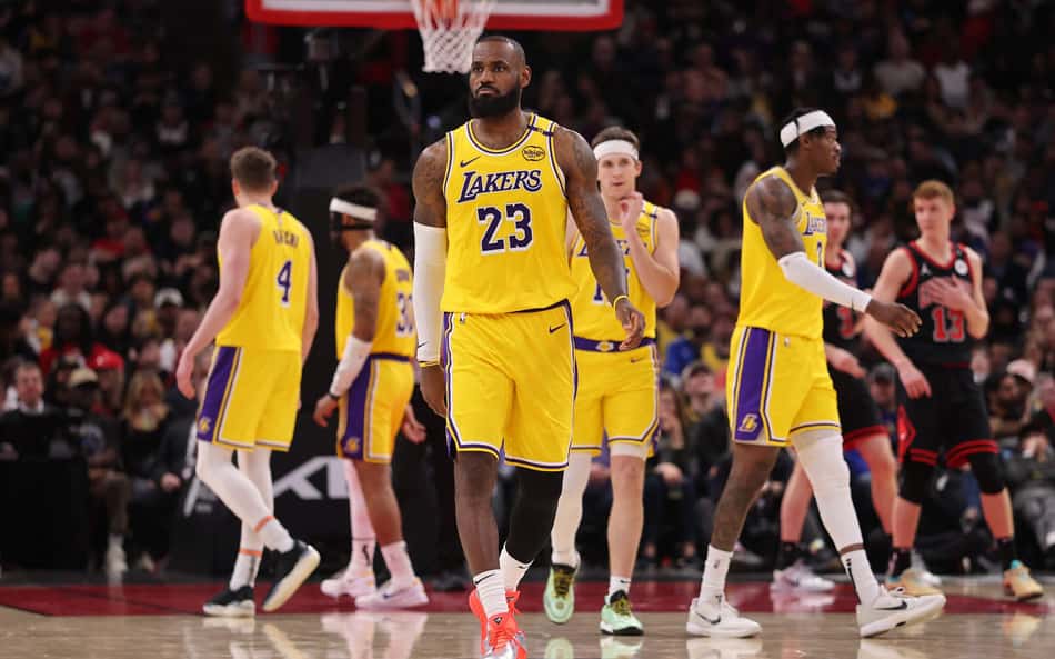 NBA: Magic Johnson alfineta técnico do Lakers: 'Não fez nada'