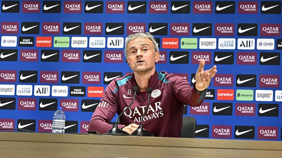 Luis Enrique durante entrevista coletiva do PSG