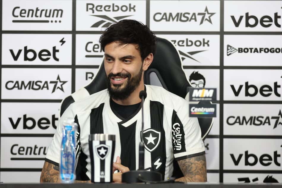Mastriani foi apresentado no Botafogo