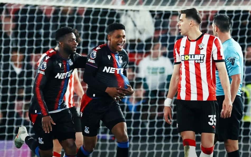 Ex-Flamengo vive 'melhor momento de sua vida' após gol marcado na Premier League