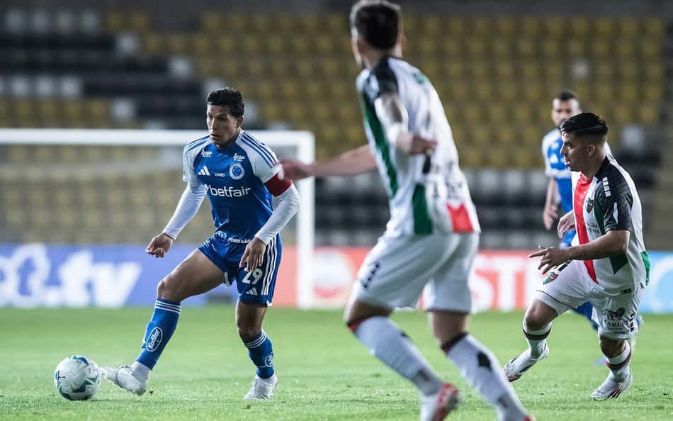 Apesar das derrotas, Felipe Melo enxerga evolução no Cruzeiro