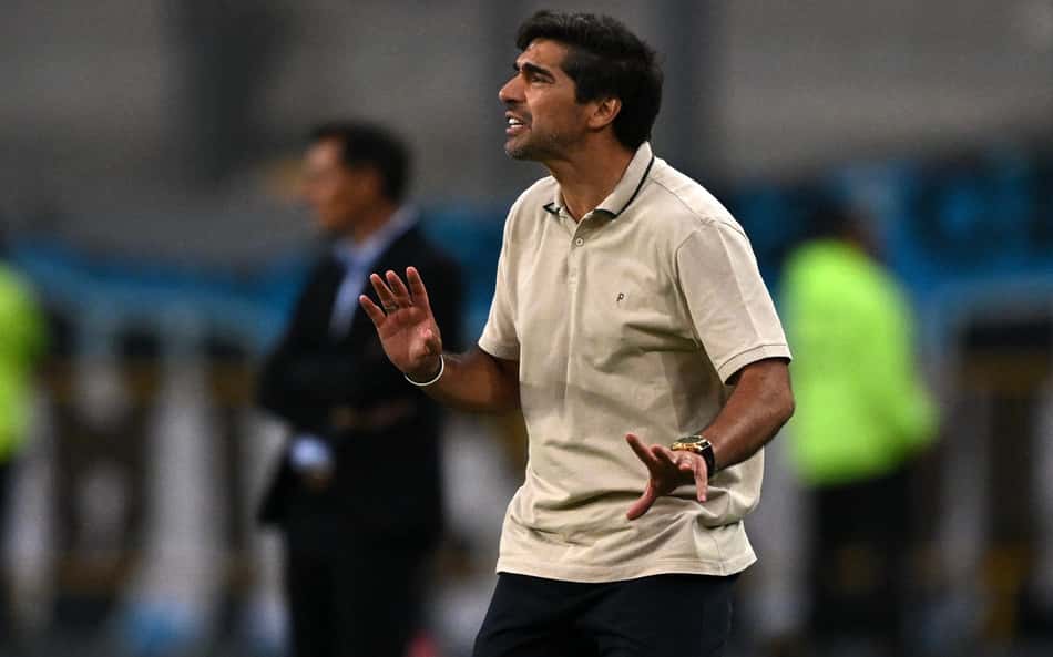 Abel tem dúvida no meio-campo do Palmeiras contra o Sport; veja provável escalação