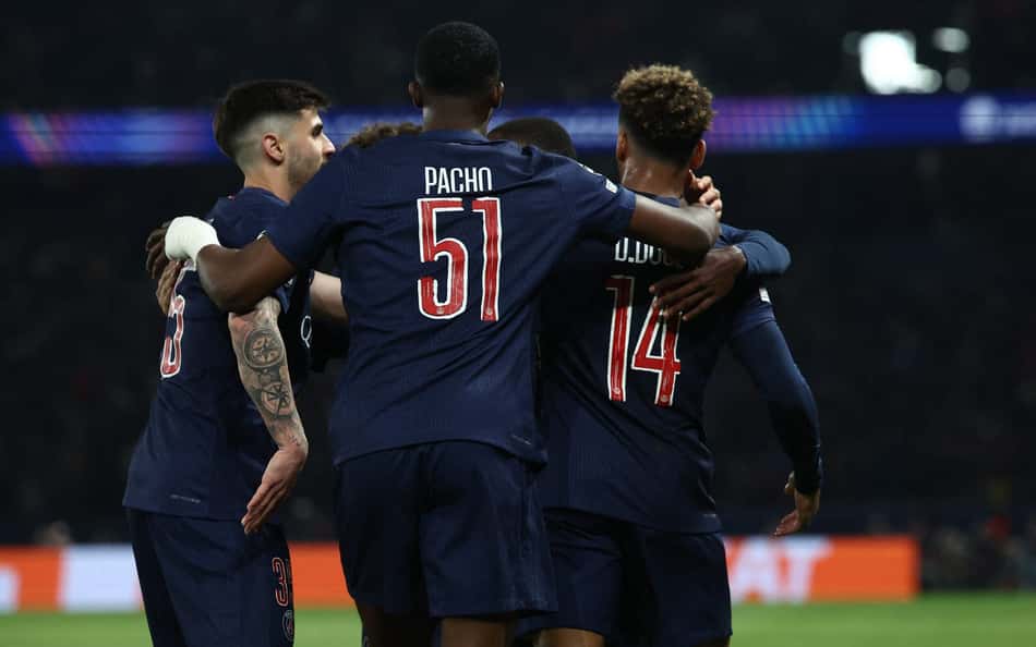 De virada, PSG bate Aston Villa e abre vantagem na Champions