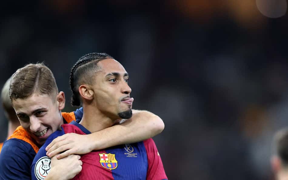Jornal espanhol aponta queda de Raphinha pela disputa da Bola de Ouro
