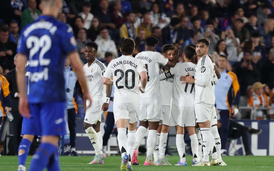 Ancelotti elogia joia do Real Madrid, mas indica mudança: 'Não será mais atacante'
