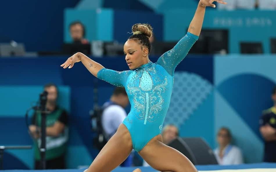 Rebeca Andrade brilha em apresentação com estrelas da ginástica