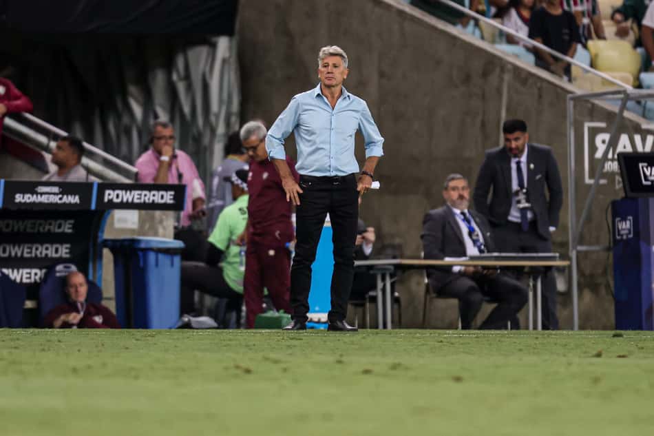 Renato Gaúcho na beira do campo em Fluminense x Santos