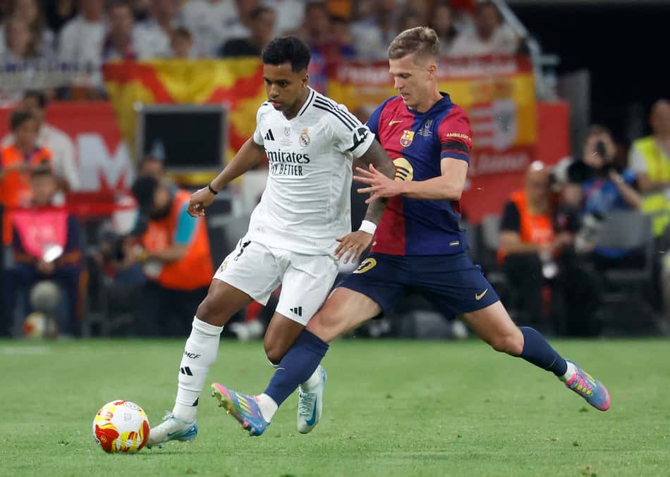Real Madrid e Barcelona se enfrentam no El Clásico (Foto: Pierre-Philippe MARCOU / AFP)