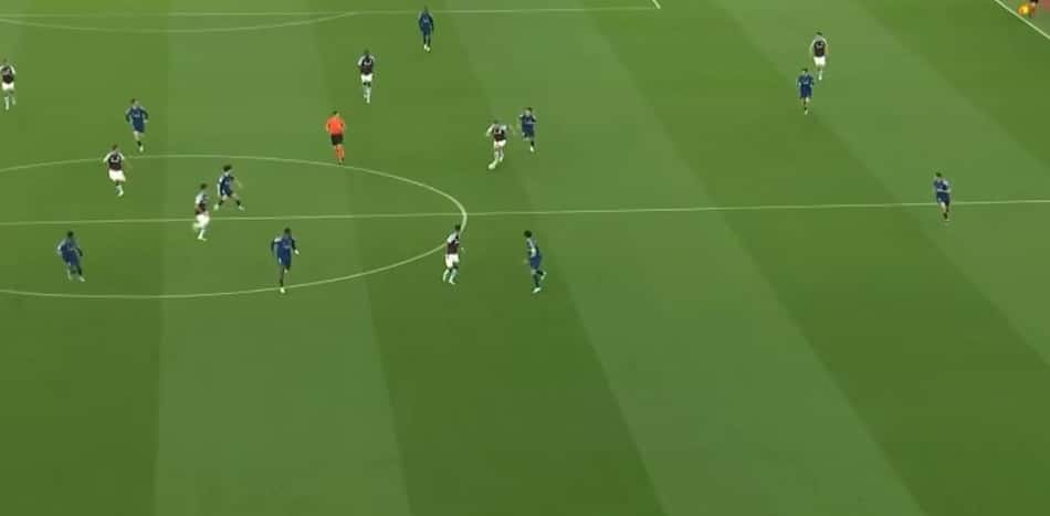Gol de McGinn - Aston Villa x PSG - Champions