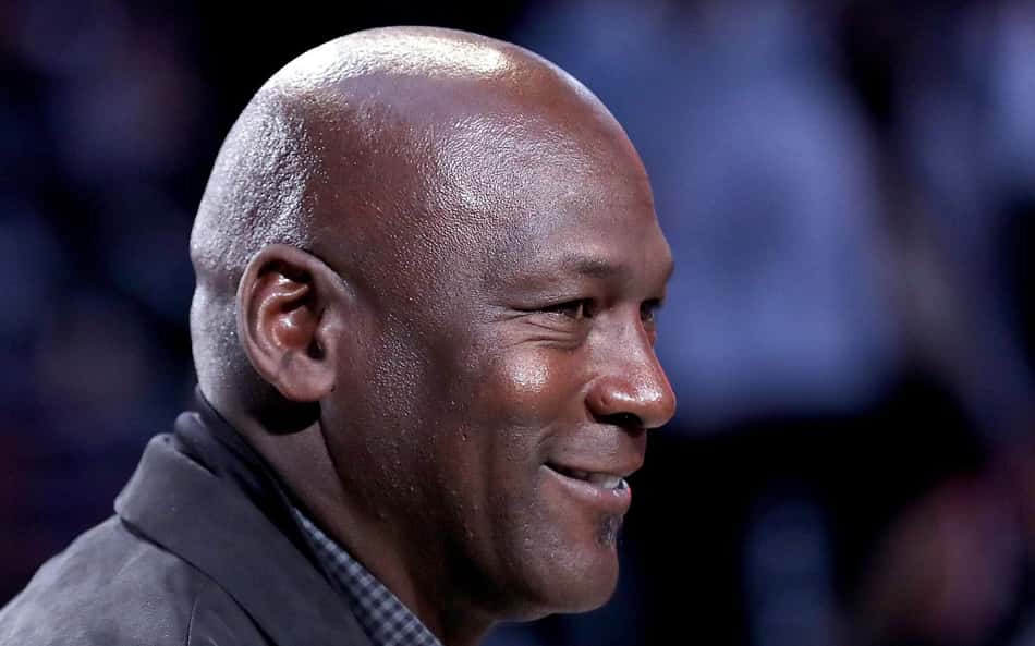 ssportbuzz.com_.brmediauploads202302michael-jordan-em-jogo-no-all-star-game_mo175923747-1-scaled-1-aspect-ratio-512-320