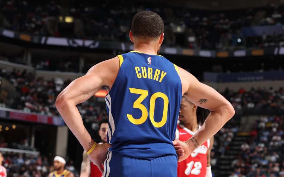Golden State Warriors vira tradição de Páscoa na NBA em vitórias com brilho de Curry