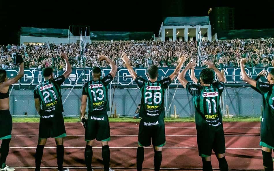 torcida-Maringa-aspect-ratio-512-320
