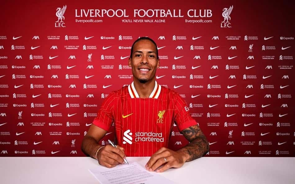 Van Dijk assina acordo de renovação com o Liverpool até 2027