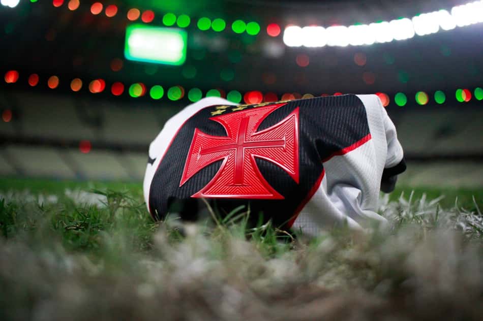 Camisa do Vasco no gramado do Castelão (Foto: Matheus Lima/Vasco)