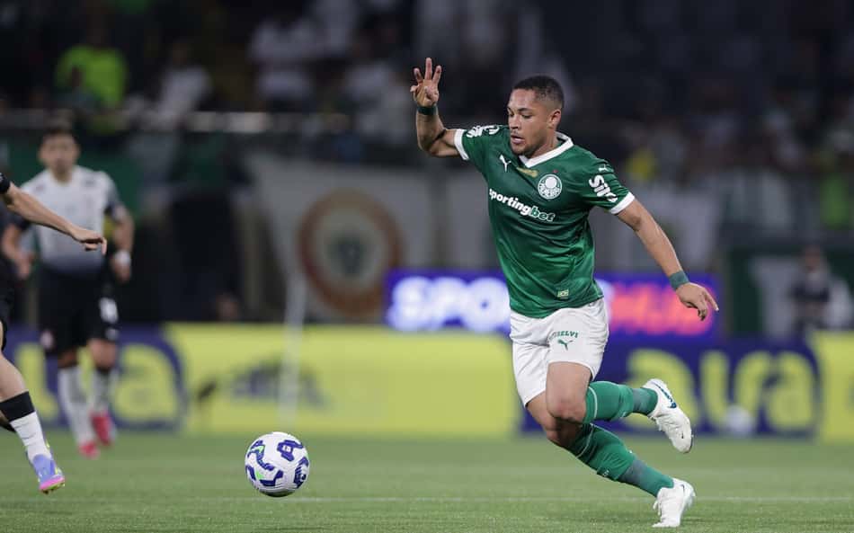 Maiores contratações da história, Paulinho e Vitor Roque ampliam opções do Palmeiras