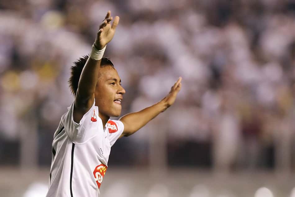 Neymar comemora gol contra o Vitória na final da Copa do Brasil 2010  Foto: Santos FC