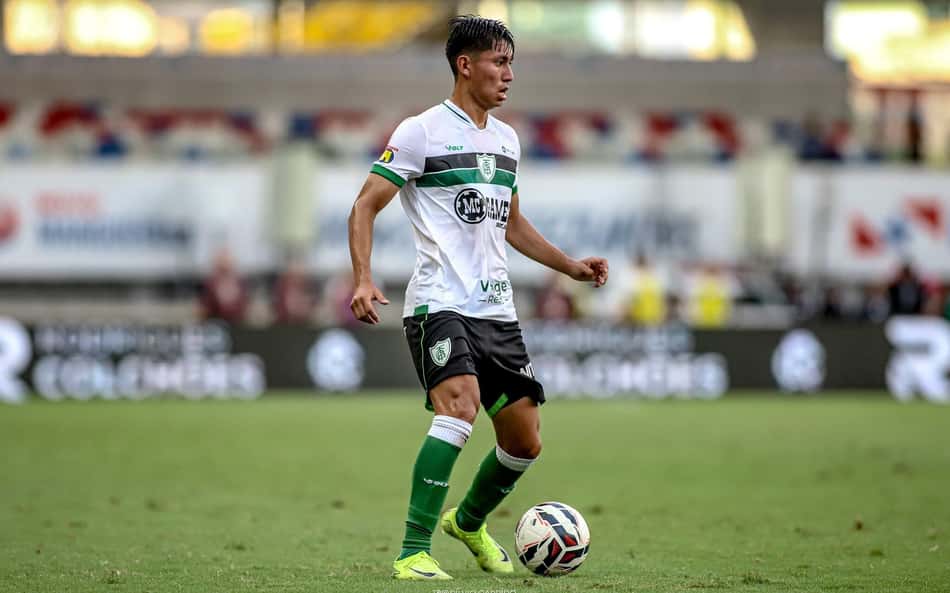 STJD marca julgamento de Miguelito, do América-MG, por injúria racial contra jogador do Operário