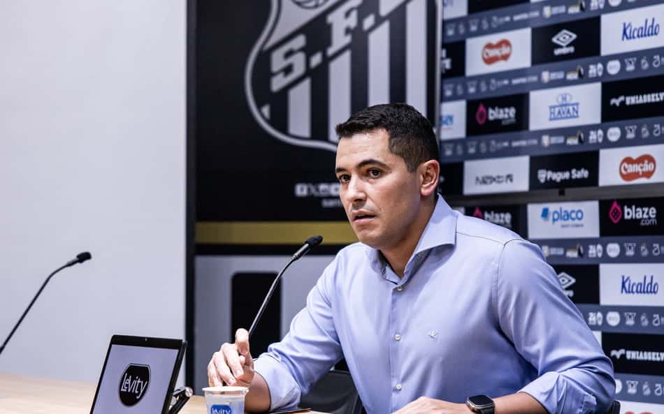 Santos anuncia saída do CEO Pedro Martins