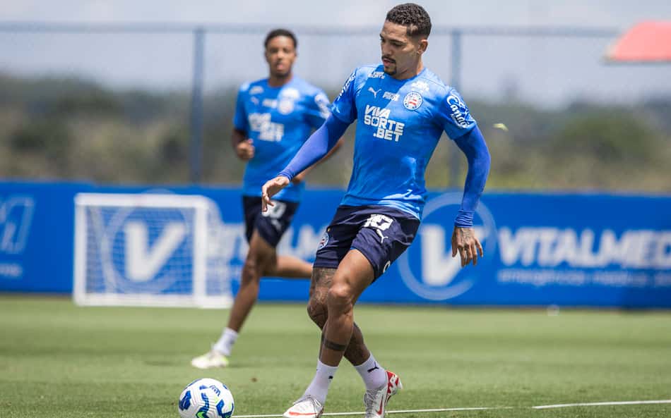 Gilberto faz tratamento antes de jogo com Botafogo; veja time provável do Bahia