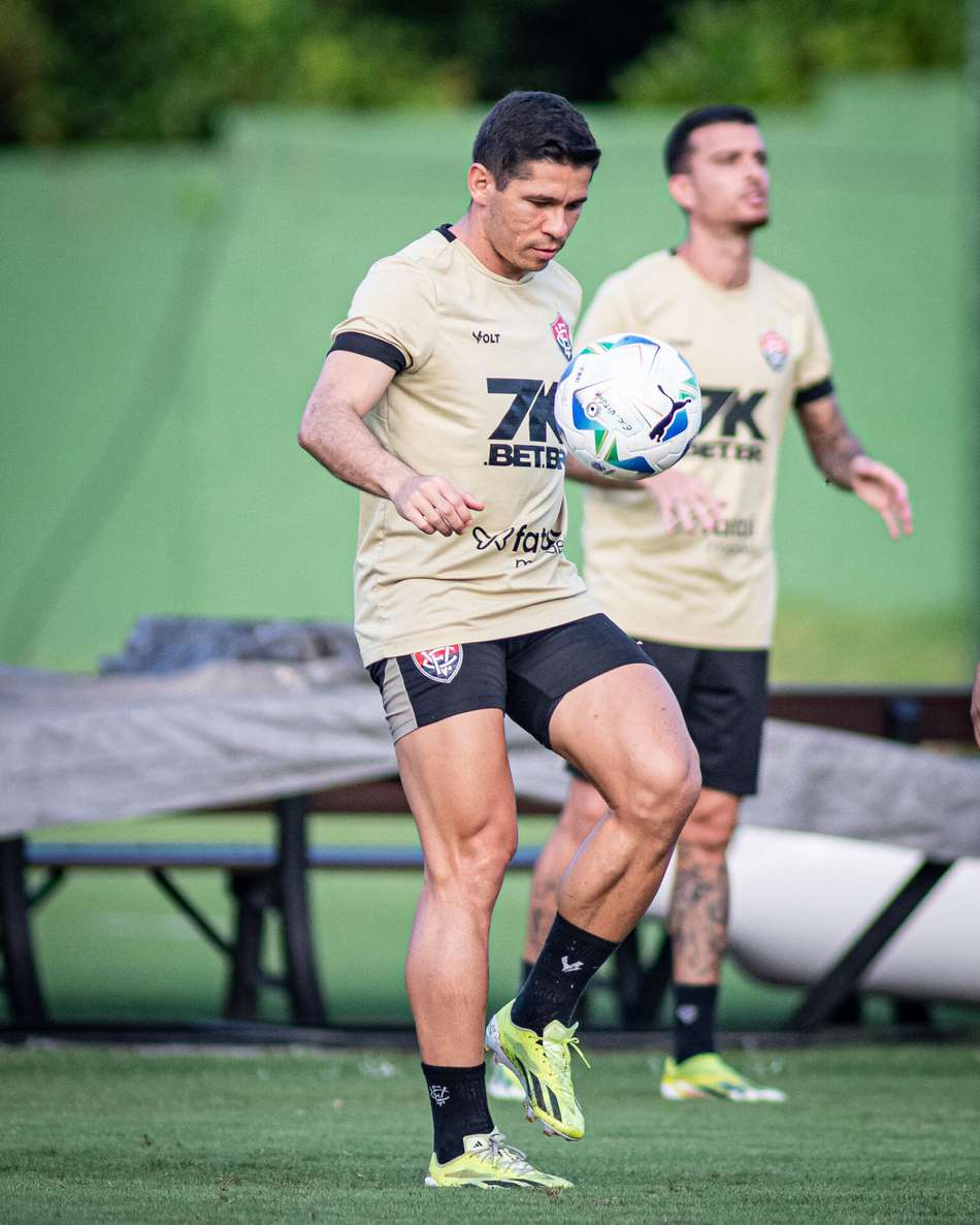 Osvaldo em treino do Vitória Foto: Victor Ferreira / EC Vitória