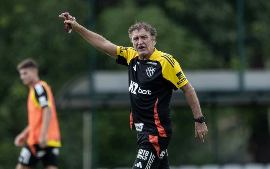 Atlético-MG x Cruzeiro: Cuca tem dúvida para o ataque; veja provável time