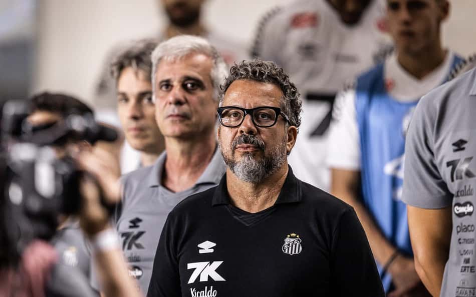 Santos abre maratona fora de casa em meio à crise e nova comissão técnica