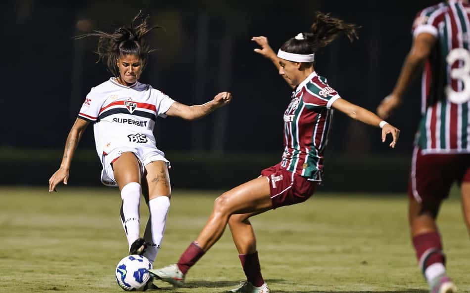 Em jogo agitado, São Paulo e Fluminense empatam no Brasileirão feminino
