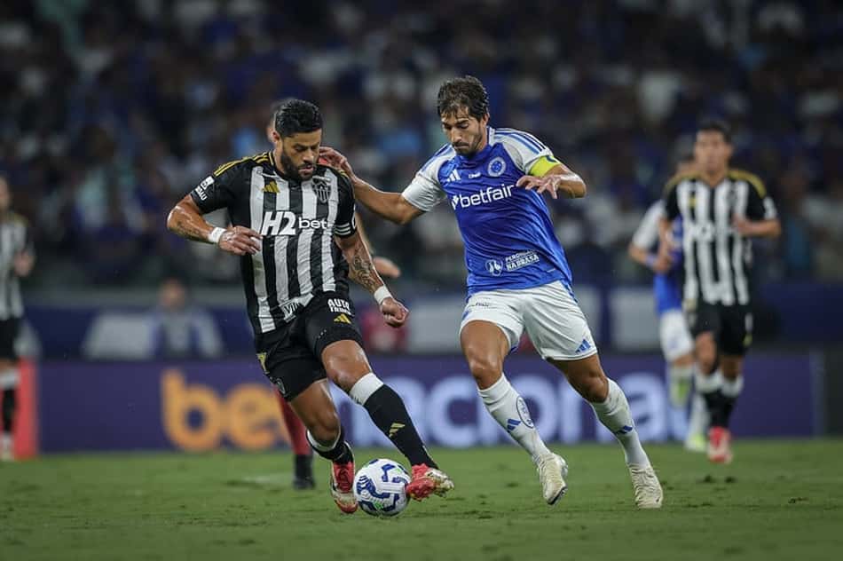Atacante Hulk do Atlético-MG e volante Lucas Silva, do Cruzeiro (Foto: Divulgação/Atlético-MG)