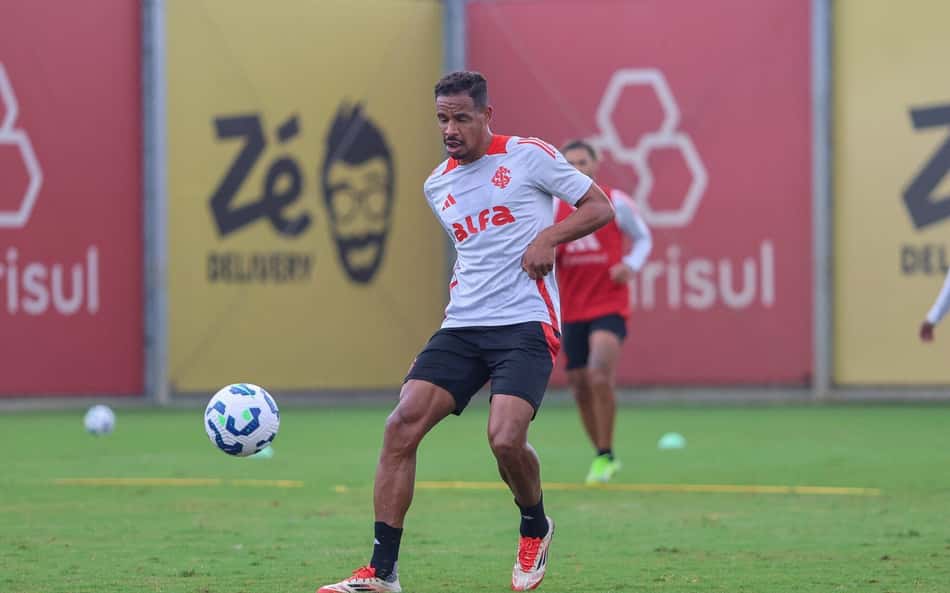 Internacional leva força máxima para Florianópolis