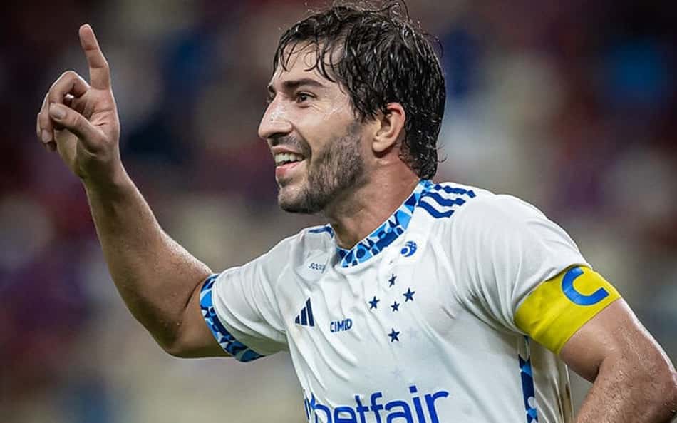 Lucas Silva comemora boa fase do Cruzeiro na temporada