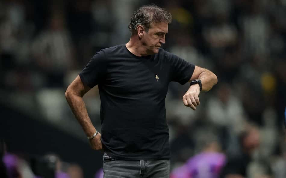 Cuca cita adversários para pedir reforços no Atlético-MG: 'Acertar na mosca'