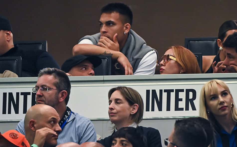 Lautaro estava nas tribunas assistindo a vitória da Inter de Milão sobre o Verona, no último sábado (3) (Foto: Piero CRUCIATTI / AFP)