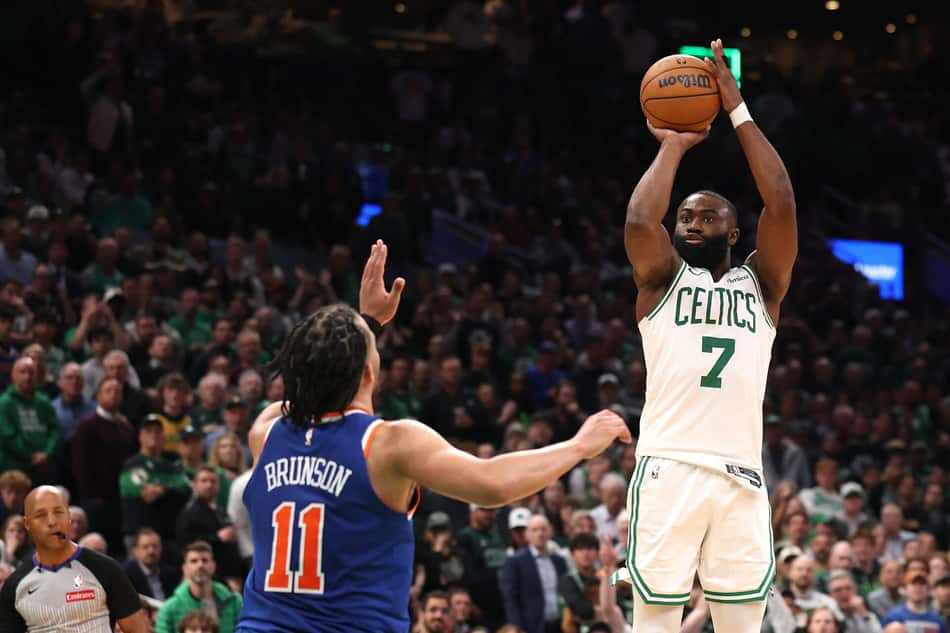 BOSTON, MASSACHUSETTS - MAY 05: Jaylen Brown #7 of the Boston Celtics shoots the ball against Jalen Brunson #11 of the New York Knicks during overtime in Game One of the Eastern Conference Second Round NBA Playoffs at TD Garden on May 05, 2025 in Boston, Massachusetts. NOTE TO USER: User expressly acknowledges and agrees that, by downloading and or using this photograph, User is consenting to the terms and conditions of the Getty Images License Agreement. Maddie Meyer/Getty Images/AFP (Photo by Maddie Meyer / GETTY IMAGES NORTH AMERICA / Getty Images via AFP)